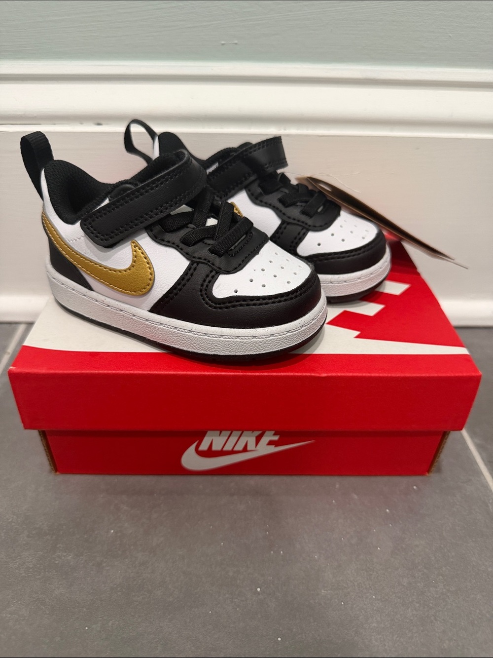 NIKE Unisex Kids Court Borough Low Recraft Black Gold 5C Toddler NIB - Picture 8 of 8